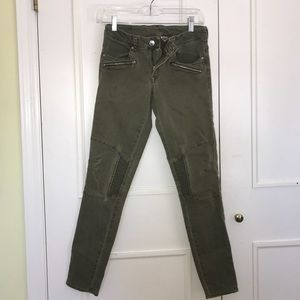 Army green pants - Divided